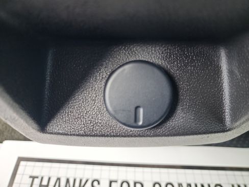 Used 2017 Chevrolet Equinox LT w/ Convenience Package image 25