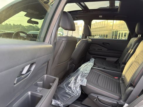 New 2026 Nissan Pathfinder Rock Creek w/ Rock Creek Premium Package AWD/4WD image 30