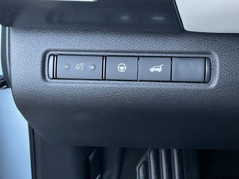 New 2026 Nissan Pathfinder SL image 34