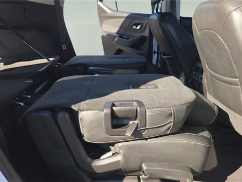 Used 2021 Chevrolet Traverse Premier image 21