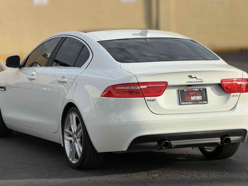 Used 2017 Jaguar XE Prestige RWD image 7