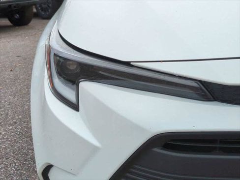 Certified 2025 Toyota Corolla LE image 10