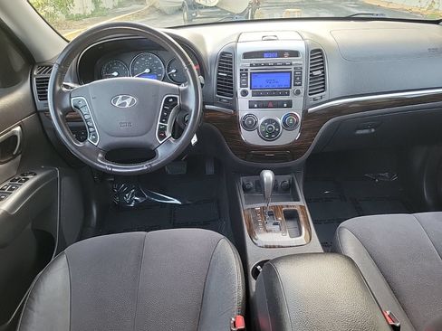 Used 2011 Hyundai Santa Fe SE FWD image 16