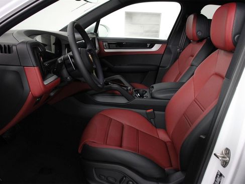 New 2026 Porsche Cayenne image 5
