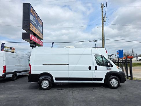 Used 2019 RAM ProMaster 2500 w/ Mopar Trailer Tow Group image 3