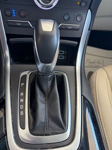 Used 2018 Ford Edge Titanium w/ Equipment Group 301A AWD/4WD image 16