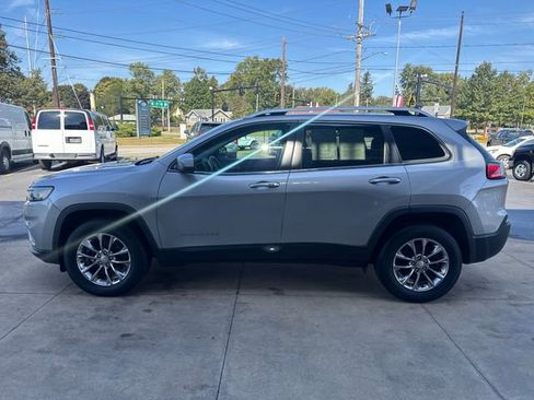 Used 2020 Jeep Cherokee Latitude Plus w/ Cold Weather Group image 6