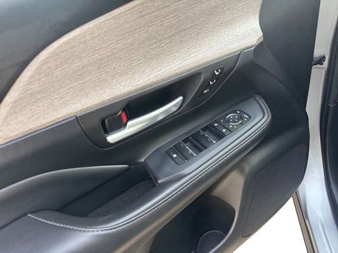 Used 2024 Toyota Grand Highlander Limited image 20