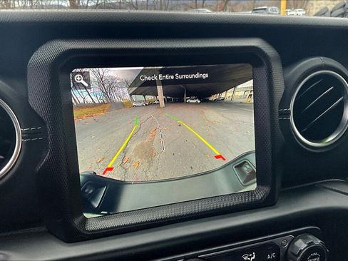 Used 2021 Jeep Gladiator Overland w/ Popular Equipment Package image 9