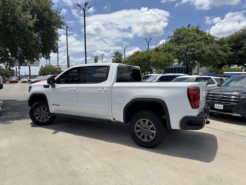 Used 2025 GMC Sierra 1500 AT4X image 12
