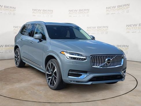 Used 2023 Volvo XC90 B6 Plus w/ Protection Package Premier AWD/4WD image 7