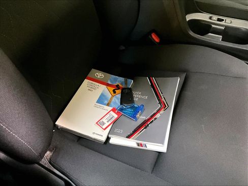 Used 2023 Toyota Corolla LE image 30