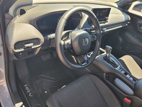 Used 2025 Honda HR-V Sport image 9