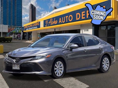 Used 2020 Toyota Camry LE FWD image 1