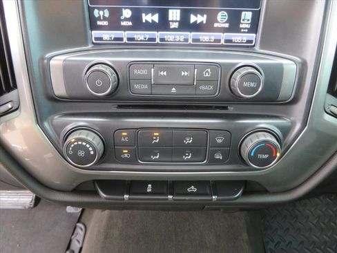 Used 2018 Chevrolet Silverado 1500 LT image 22