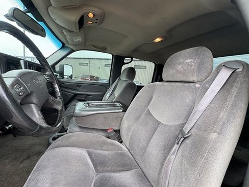 Used 2005 GMC Sierra 2500 SLE w/ Heavy-Duty Power Package AWD/4WD image 5