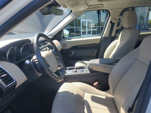 Used 2020 Land Rover Discovery SE AWD/4WD image 12