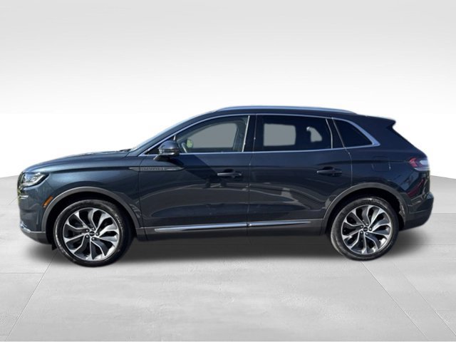Used 2022 Lincoln Nautilus Reserve w/ Luxury Package FWD image 4
