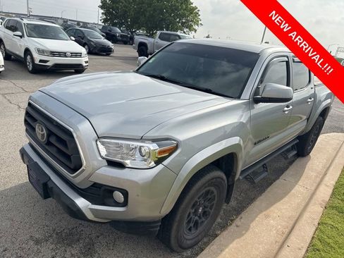 Used 2022 Toyota Tacoma SR5 RWD image 3