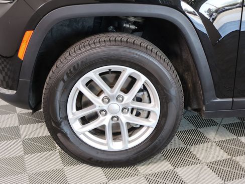 Used 2023 Jeep Grand Cherokee L Laredo AWD/4WD image 17