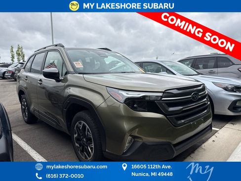 Used 2025 Subaru Forester Premium AWD/4WD image 1