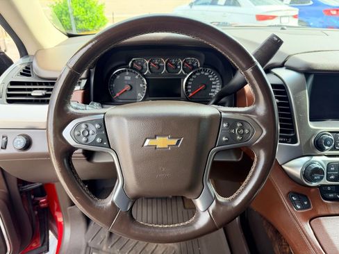Used 2015 Chevrolet Suburban LTZ RWD image 19