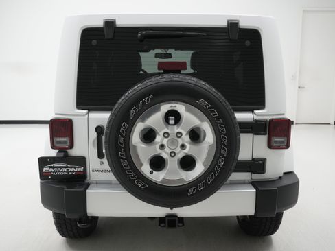 Used 2014 Jeep Wrangler Unlimited Sahara w/ Connectivity Group image 5