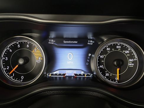 Used 2019 Jeep Cherokee Trailhawk w/ Cold Weather Group image 39