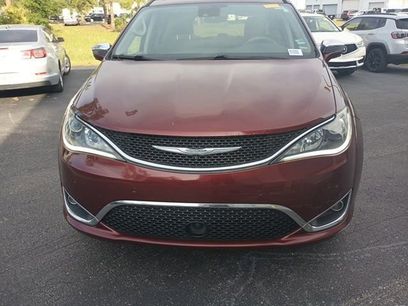 Certified 2018 Chrysler Pacifica Limited w/ Tire & Wheel Group