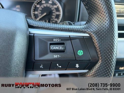 Used 2025 Mitsubishi Outlander SE AWD/4WD image 14