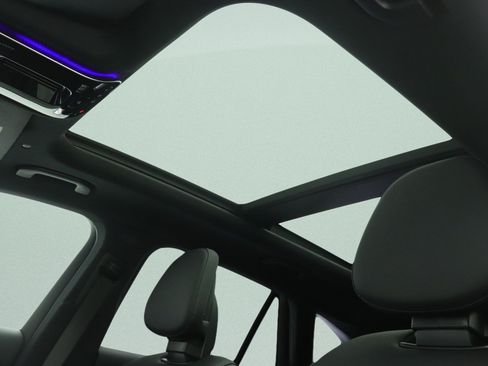 New 2026 Mercedes-Benz GLC 300 image 9