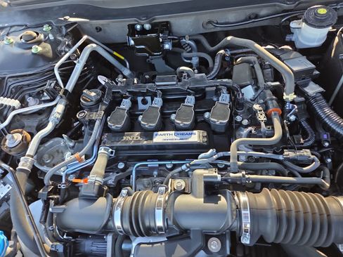 Used 2018 Honda Accord EX image 17