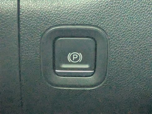 Used 2021 Chevrolet Silverado 1500 RST image 25