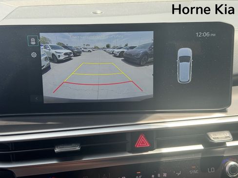 Certified 2024 Kia Sorento S w/ Panoramic Sunroof Package FWD image 23