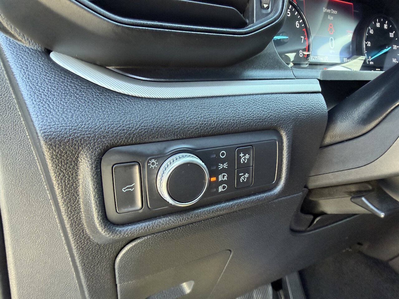 Used 2020 Ford Explorer XLT AWD/4WD image 25