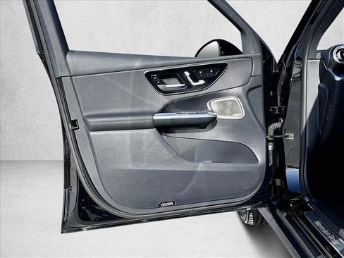 Used 2026 Mercedes-Benz GLC 300 image 18