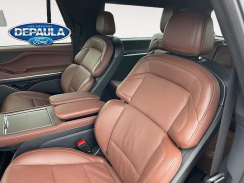 Used 2025 Lincoln Navigator L Reserve image 17
