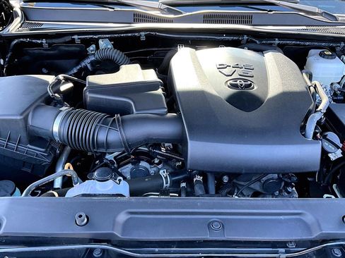 Used 2023 Toyota Tacoma TRD Off-Road w/ TRD Premium Off Road Package image 10