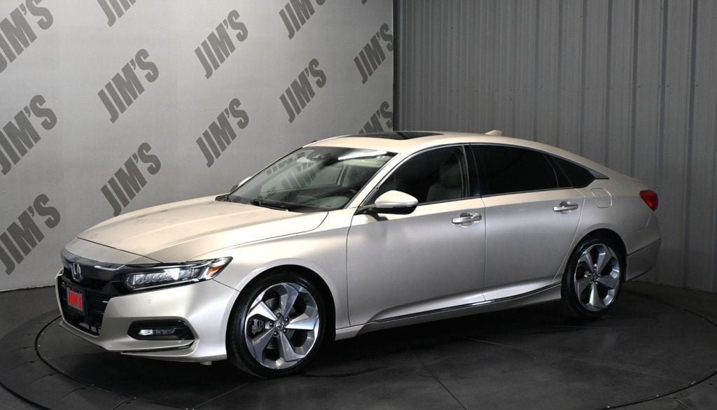 Used 2018 Honda Accord Touring image 1