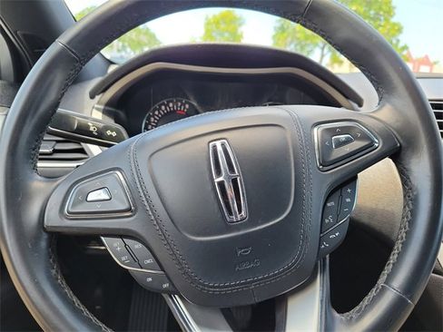 Used 2017 Lincoln MKZ Premiere image 16