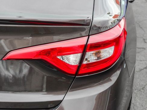 Used 2015 Hyundai Sonata SE image 11