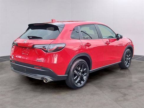 Certified 2025 Honda HR-V Sport image 2