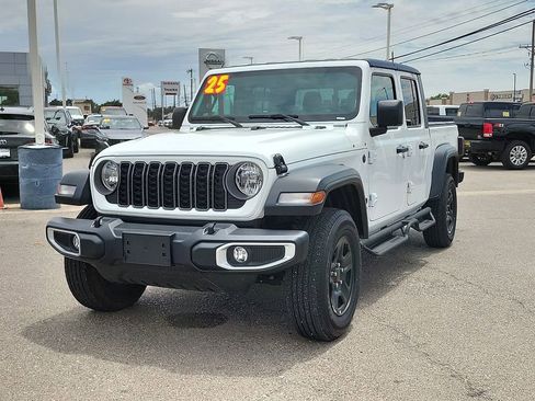 Used 2025 Jeep Gladiator Sport AWD/4WD image 4