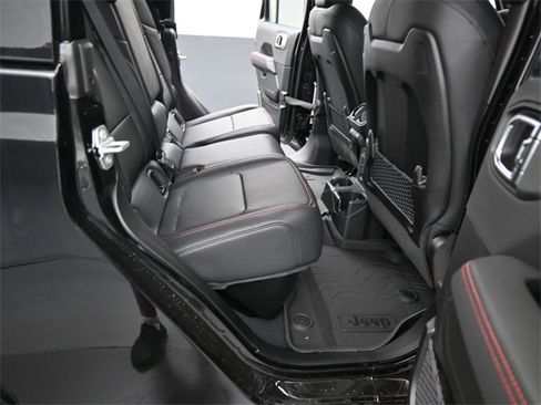 New 2025 Jeep Gladiator Rubicon image 20