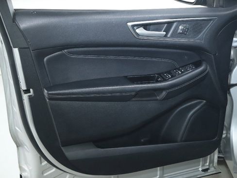 Used 2018 Ford Edge Titanium image 15