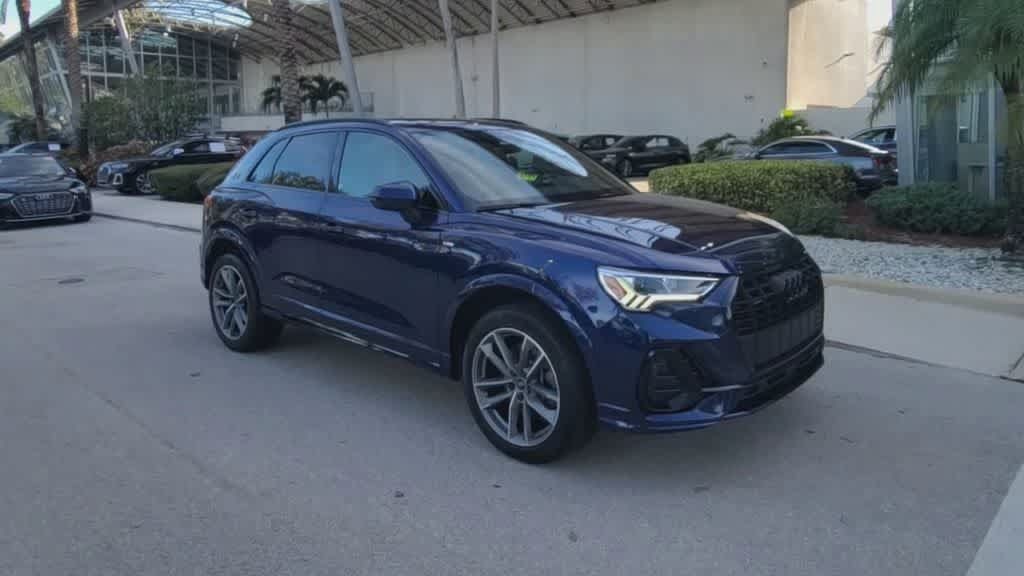Certified 2023 Audi Q3 2.0T Premium AWD/4WD image 2