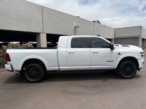 Used 2026 RAM 2500 Limited AWD/4WD image 3