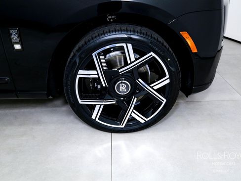 Certified 2026 Rolls-Royce Cullinan Black Badge AWD/4WD image 42