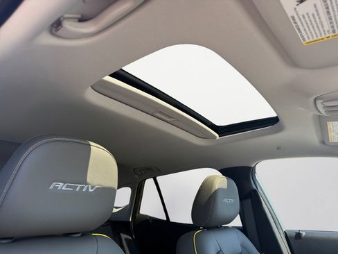 New 2026 Chevrolet Trax ACTIV w/ Sunroof Package FWD image 16
