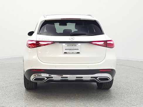 Certified 2025 Mercedes-Benz GLC 300 image 6